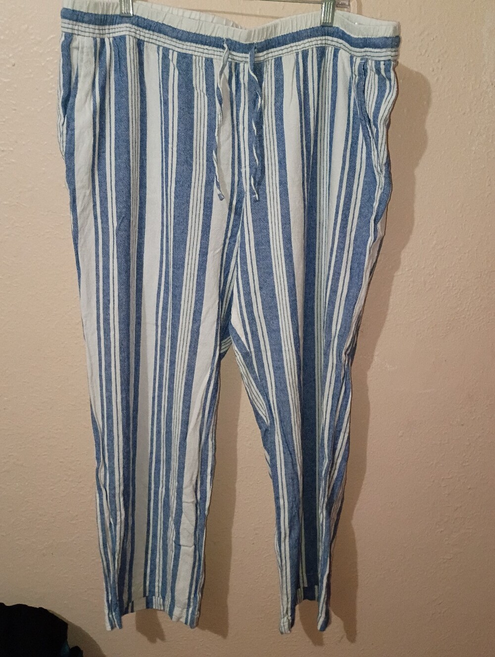 Old Navy Blue and White Striped Wide-Leg Pants